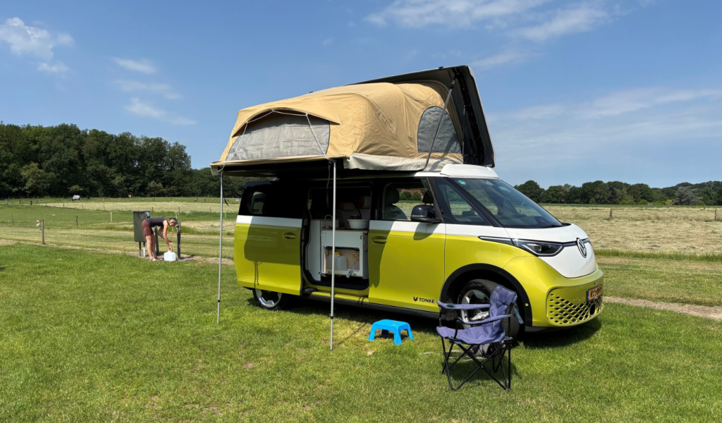 Op pad met een elektrische camper afbeelding